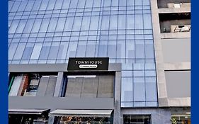 Townhouse Pbg Mall Vashi